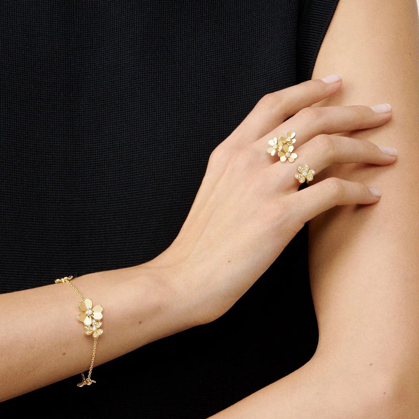 [Limara]LUMINOUS BLOSSOM 5-MOTIF CHARM BRACELET