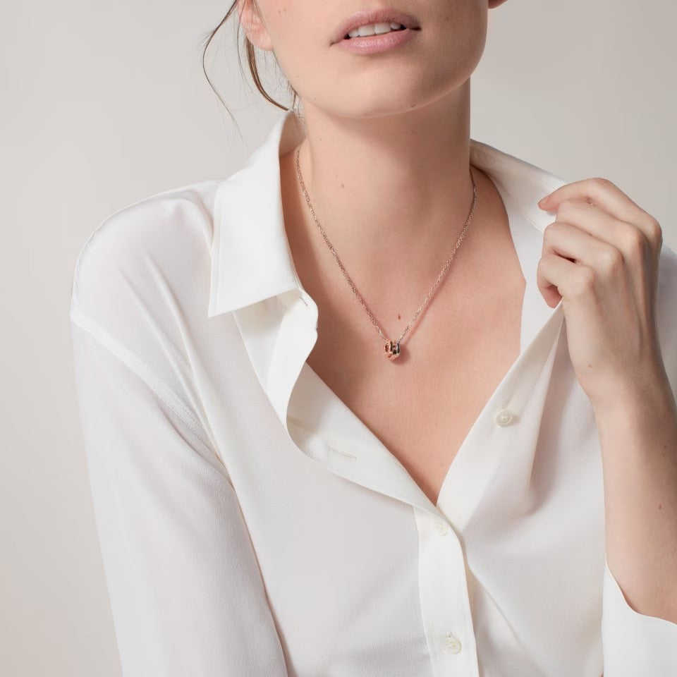[Limara] LOVE 6 DIAMOND PENDANT NECKLACE