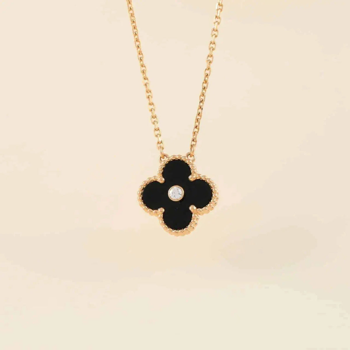 [Limara] CLOVER 15MM DIAMOND ONYX NECKLACE