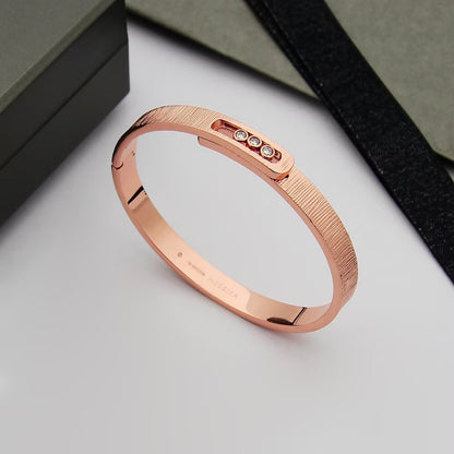 [Limara]MOVE NOA CISELÉ BANGLE BRACELET