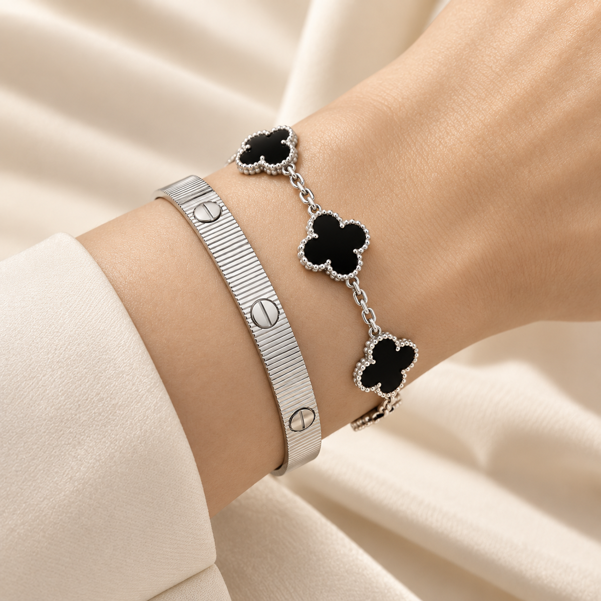 [Limara]Clover & Love Sliver 2-Piece Bracelet Stack Set