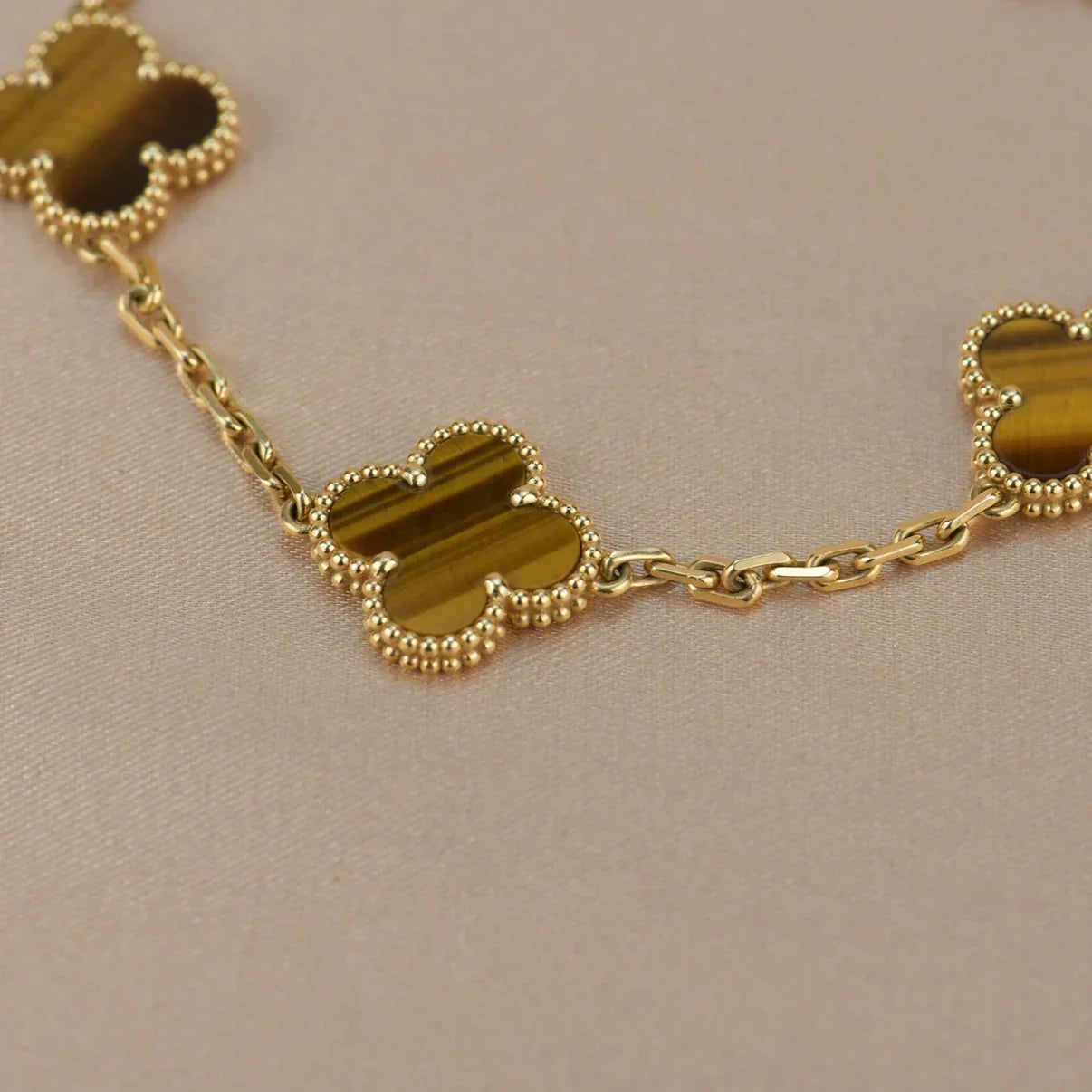 [Limara]LUCKY CLOVER 5-MOTIF BRACELET -  TIGER’S EYE COLLECTION