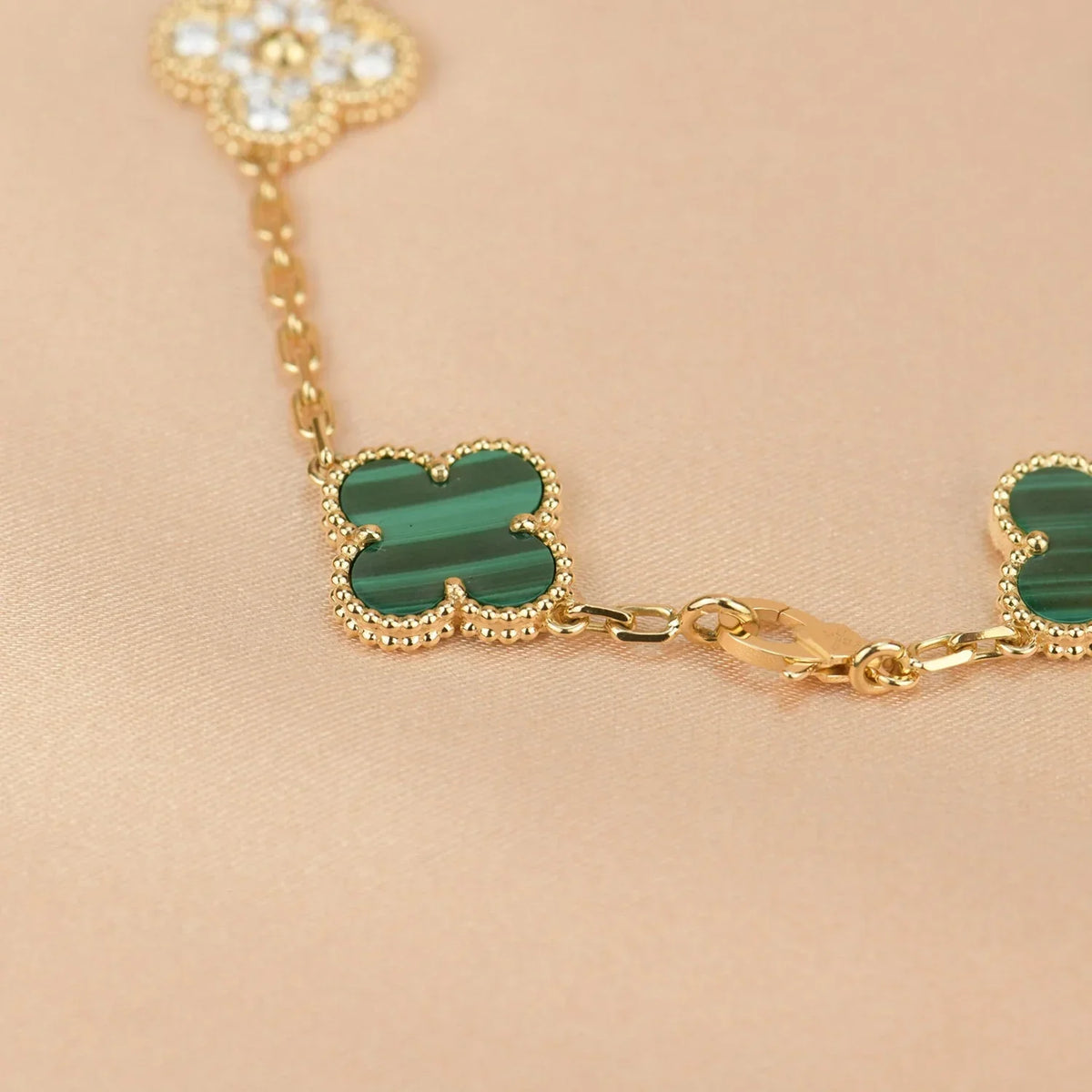 [Limara]LUCKY CLOVER 5-MOTIF BRACELET - MALACHITE COLLECTION