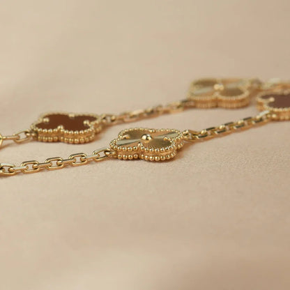 [Limara]LUCKY CLOVER 5-MOTIF BRACELET - RED CARNELIAN COLLECTION