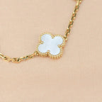 [Limara]LUCKY CLOVER 5-MOTIF-ARMBAND – WEISSES PERLMUTT-KOLLEKTION