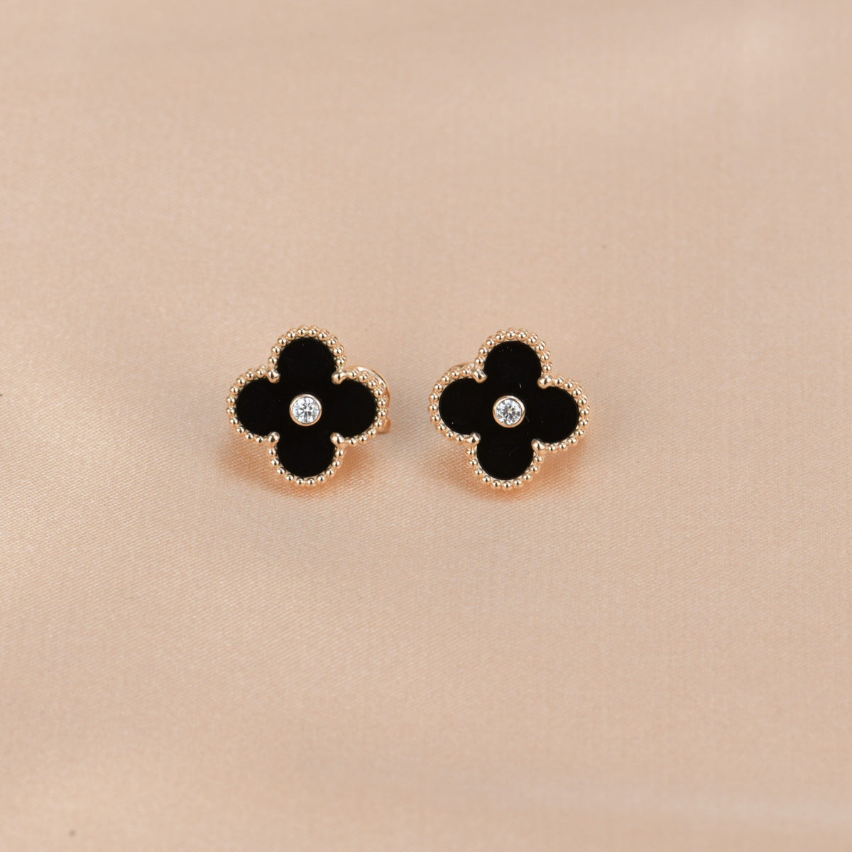 [Limara]CLOVER MEDIUM 1 MOTIFS ONYX DIAMOND EARRINGS