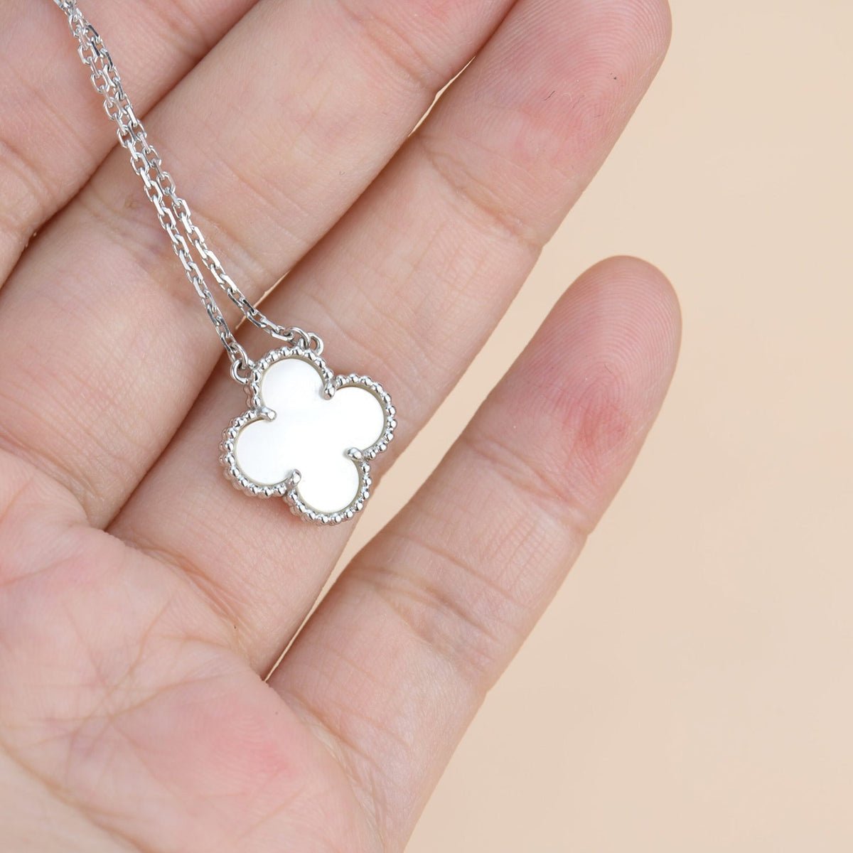 [Limara]CLOVER  15MM WHITE MOTHER-OF-PEARL SILVER