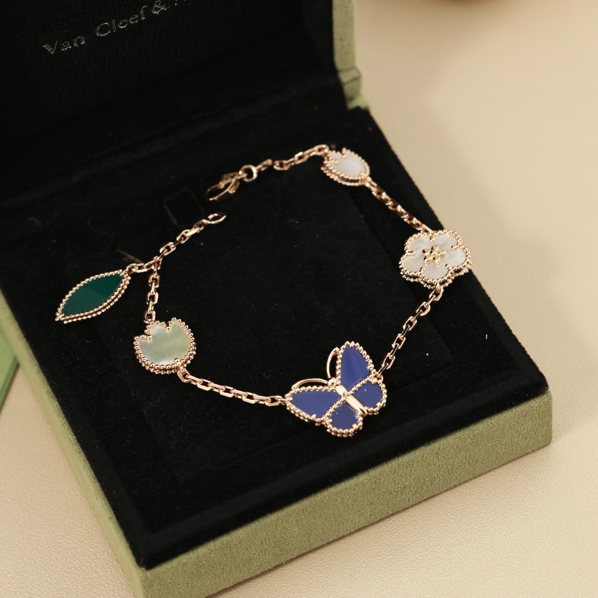 [Limara]SPRING ENCHANTMENT BUTTERFLY & FLORAL CHARM BRACELET