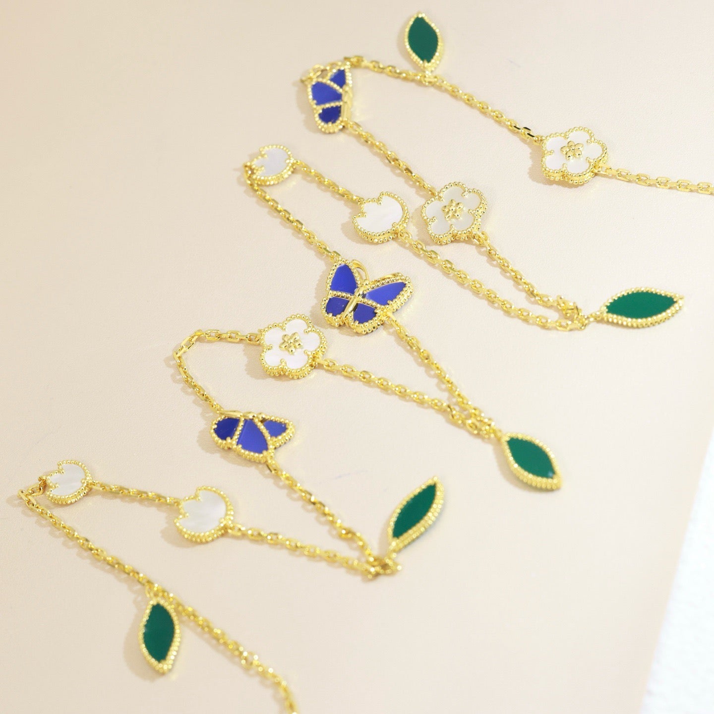 [Limara]LUCKY SPRING BUTTERFLY & FLOWER STATEMENT NECKLACE - 15-MOTIF FLORAL DESIGN