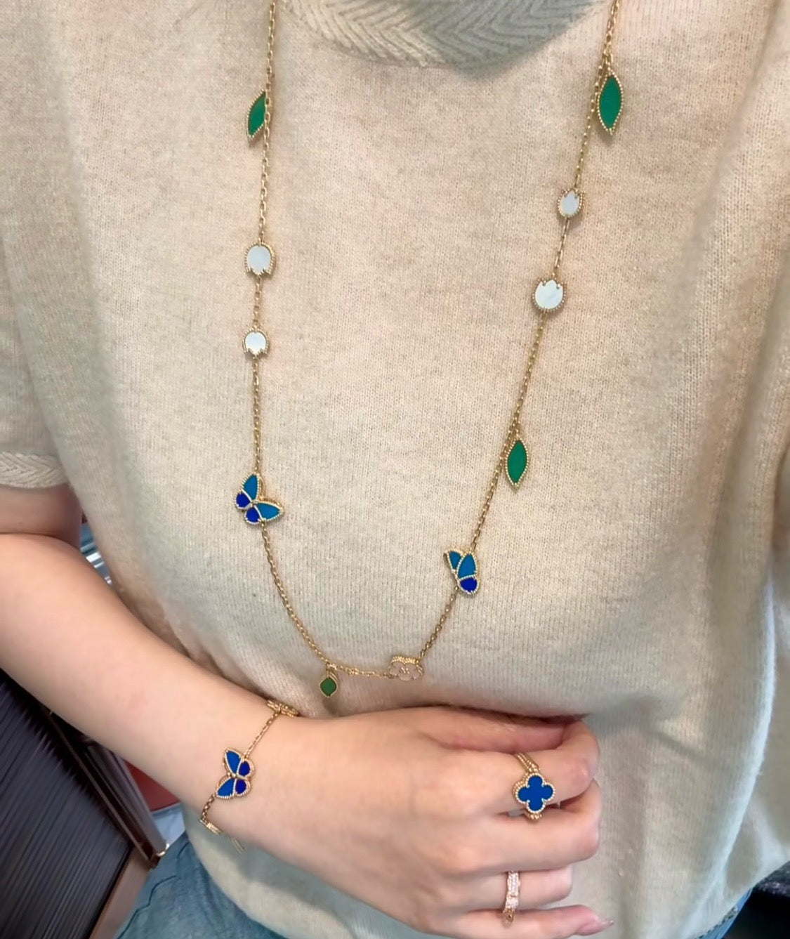 [Limara]LUCKY SPRING BUTTERFLY & FLOWER STATEMENT NECKLACE - 15-MOTIF FLORAL DESIGN