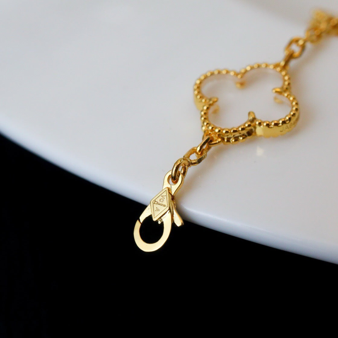 [Limara]CLOVER 5 MOTIF ROCK CRYSTAL BRACELET
