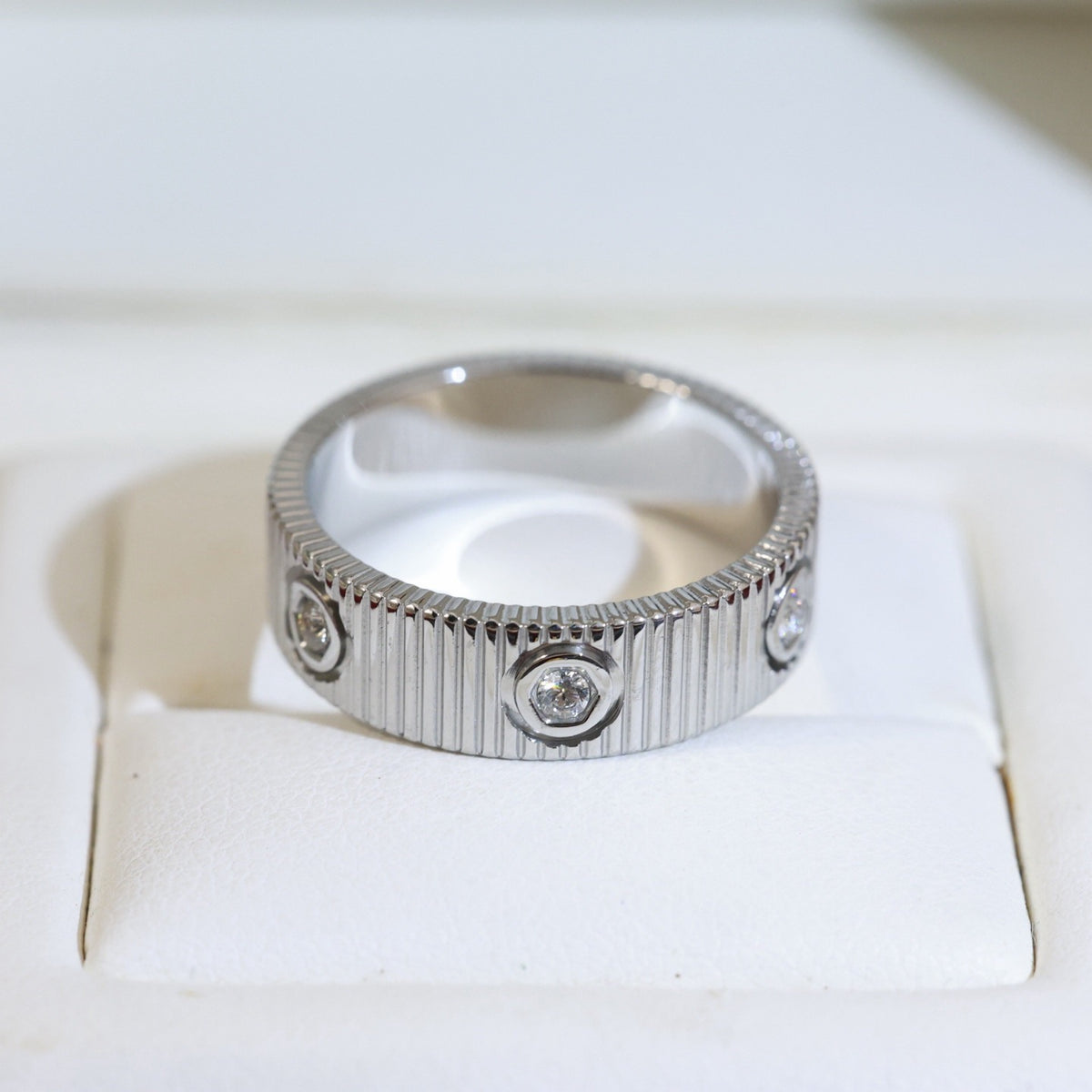 [Limara]LOVE 6.5MM UNLIMITED RING, 6 DIAMONDS