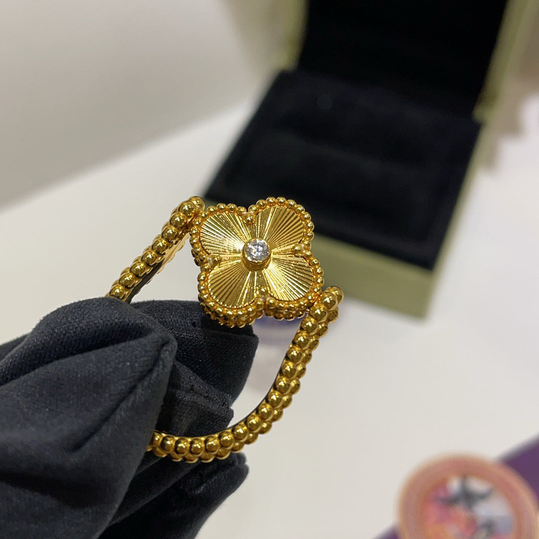 [Limara]LUCKY CLOVER GOLD REVERSIBLE RING