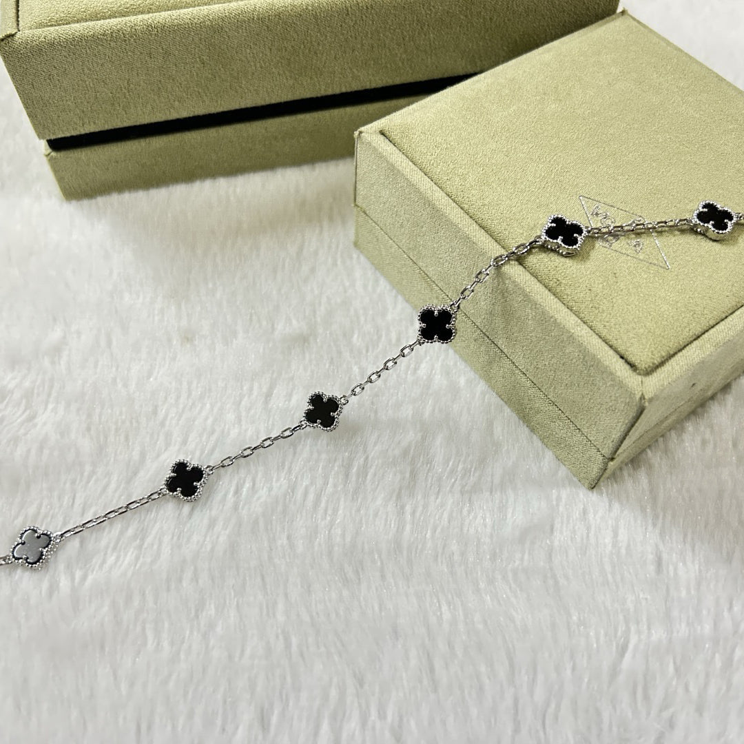 [Limara]CLOVER 6 MOTIF  ONYXS BRACELET