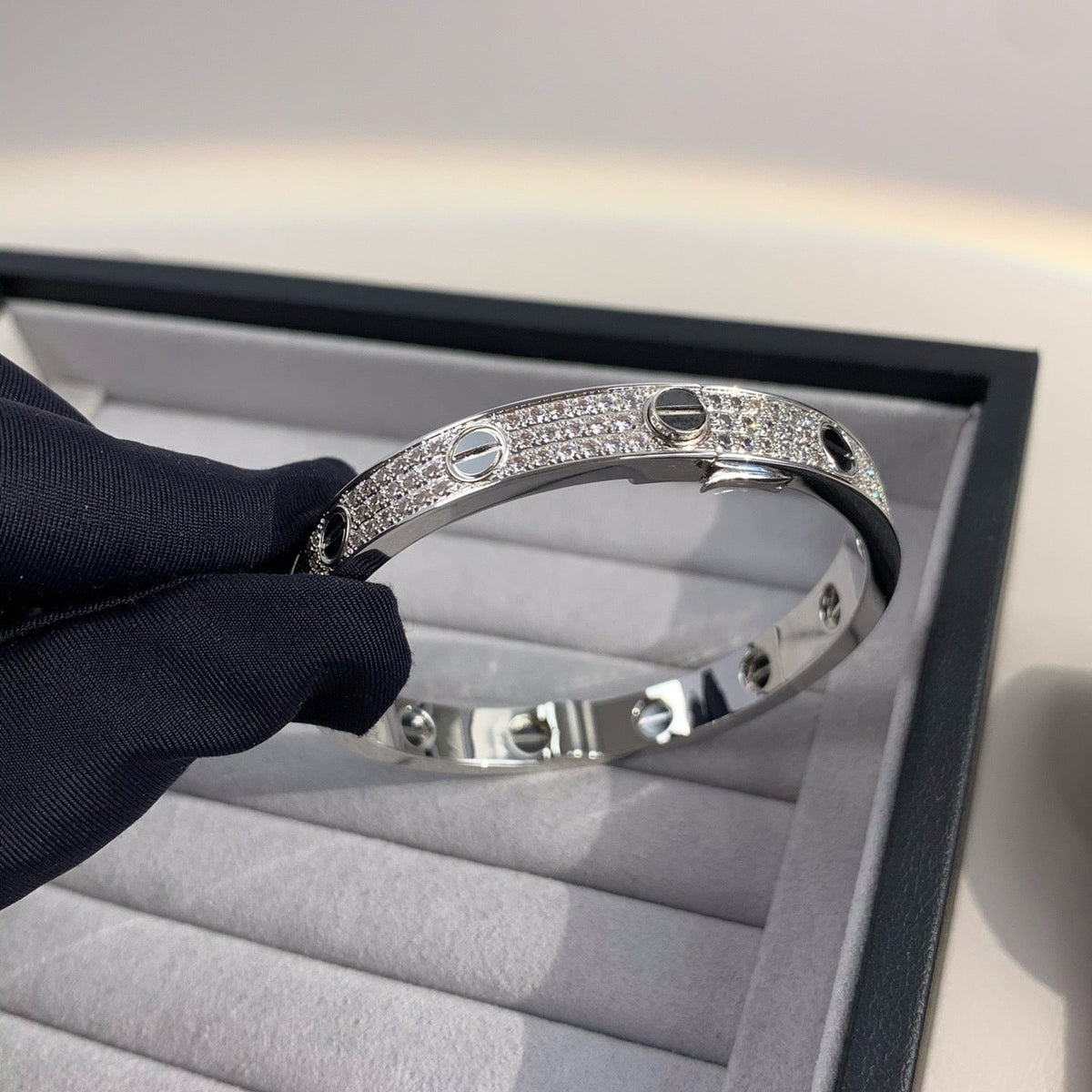 [Limara]CLASSIC 6.1MM LOVE BANGLE - DIAMOND PAVÉ & BLACK CERAMIC