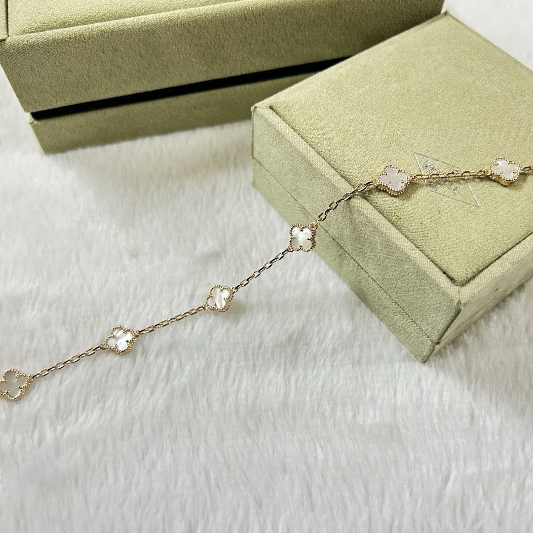 [Limara]CLOVER 6 MOTIF WHITE MOP BRACELET