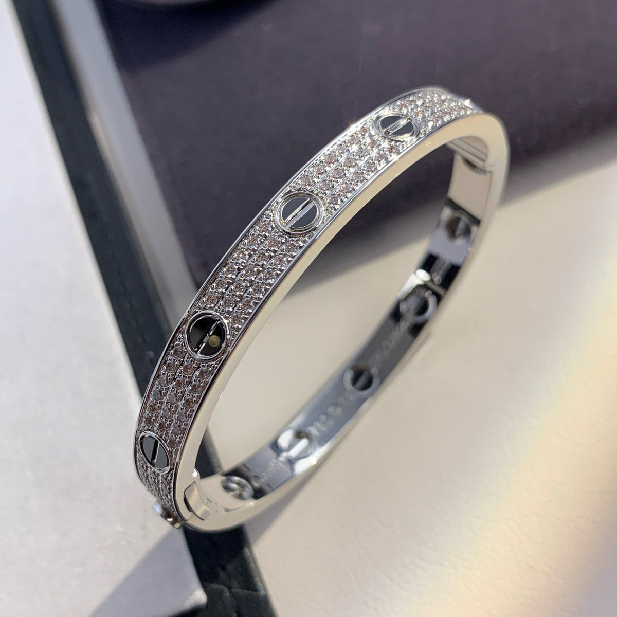 [Limara]CLASSIC 6.1MM LOVE BANGLE - DIAMOND PAVÉ & BLACK CERAMIC