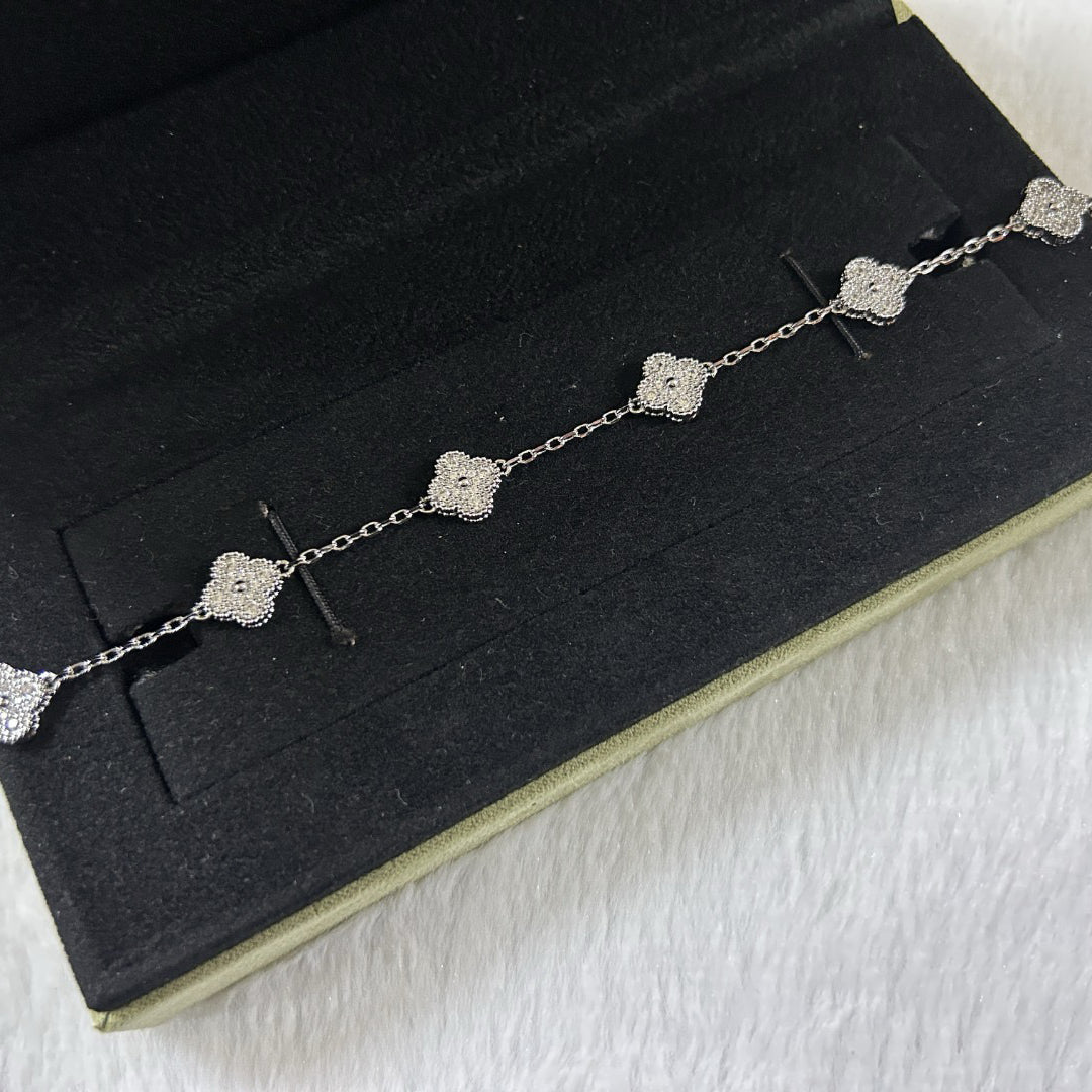 [Limara]CLOVER 6 MOTIF DIAMOND BRACELET