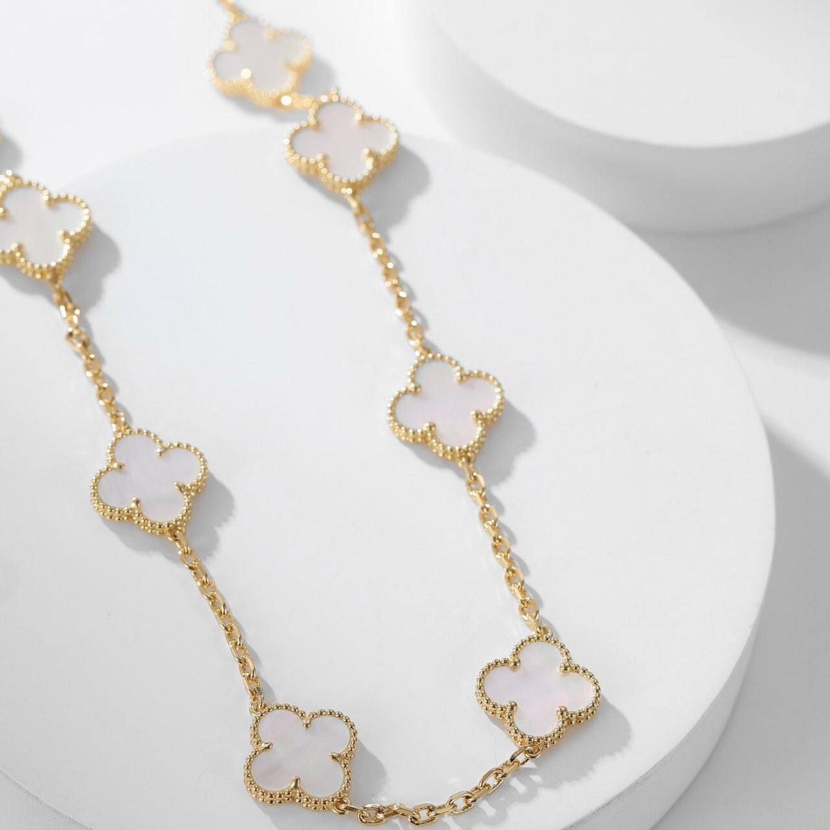 [Limara] CLOVER 10 MOTIFS WHITE MOTHER OF PEARL NECKLACE