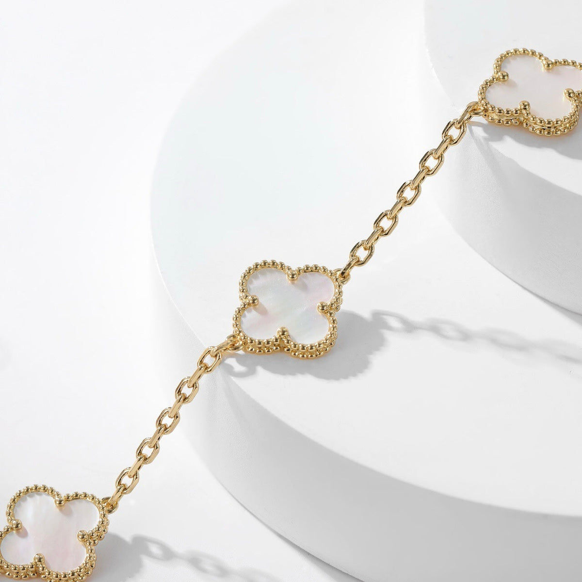 [Limara] CLOVER 10 MOTIFS WHITE MOTHER OF PEARL NECKLACE