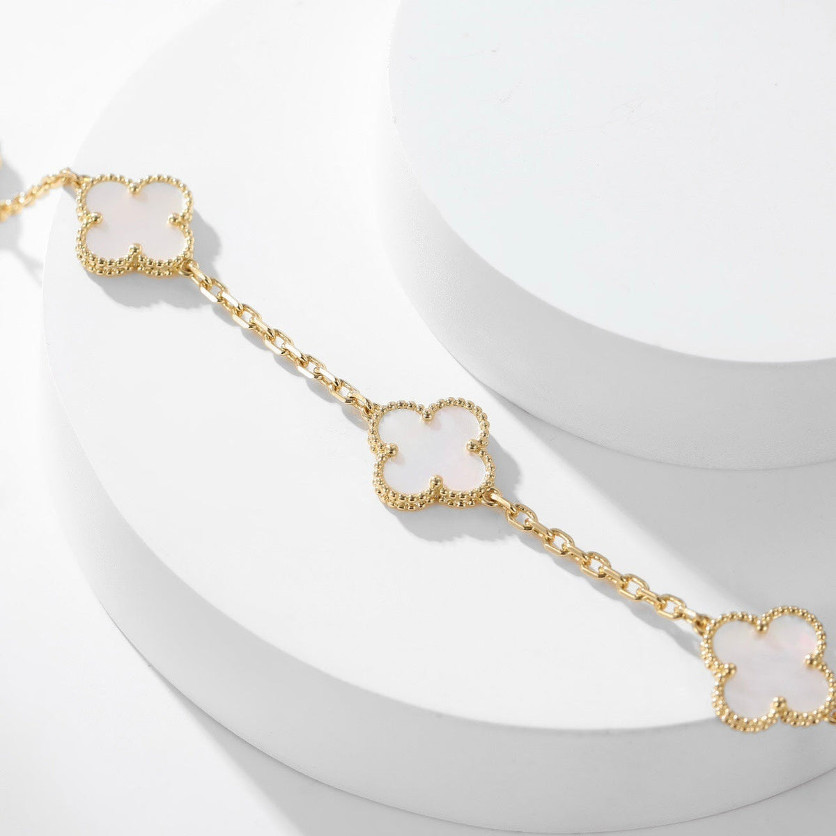 [Limara] CLOVER 10 MOTIFS WHITE MOTHER OF PEARL NECKLACE