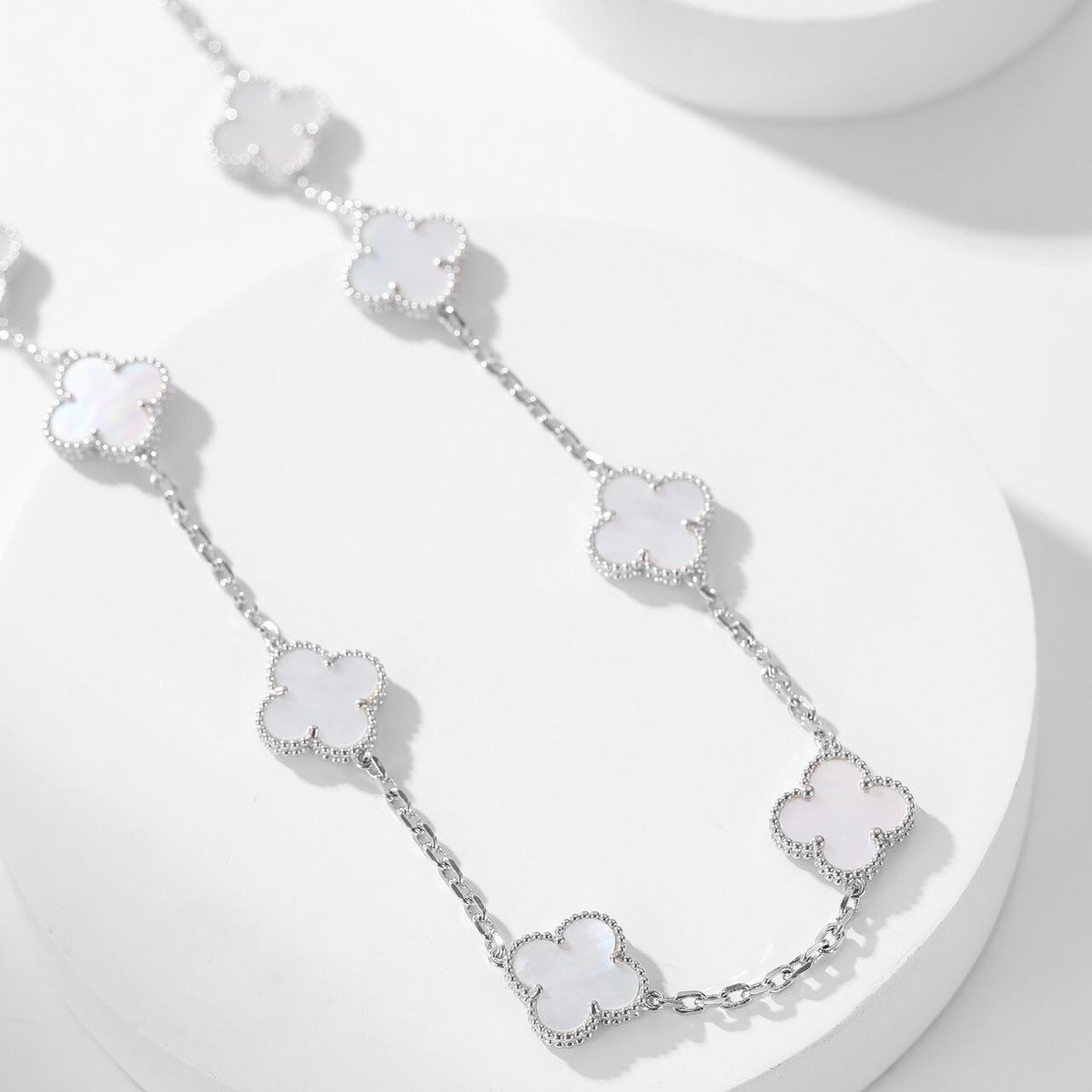 [Limara] CLOVER 10 MOTIFS WHITE MOTHER OF PEARL NECKLACE