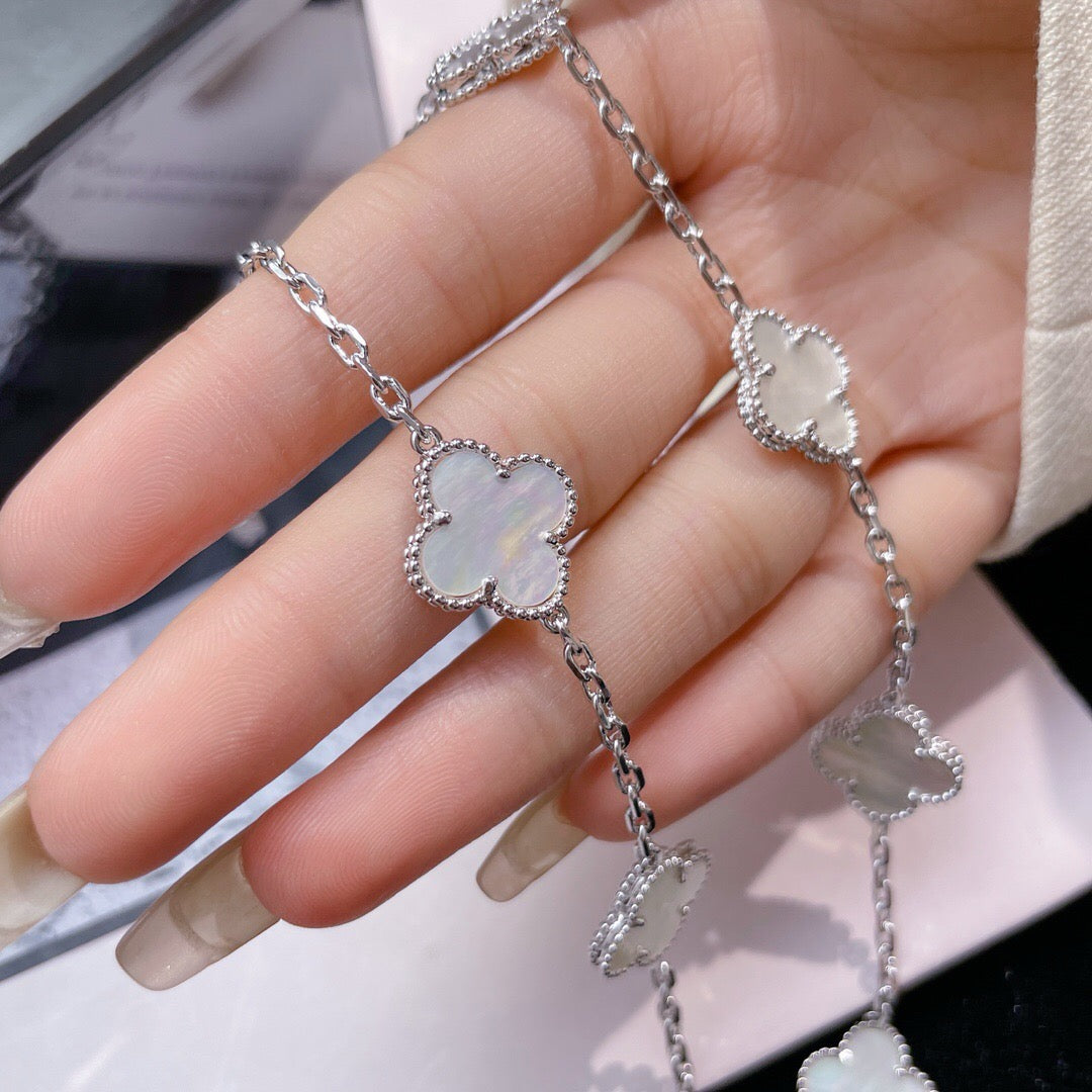 [Limara] CLOVER 10 MOTIFS WHITE MOTHER OF PEARL NECKLACE