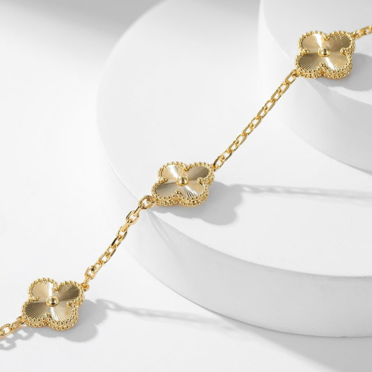 [Limara] CLOVER 10 MOTIFS LASER NECKLACE
