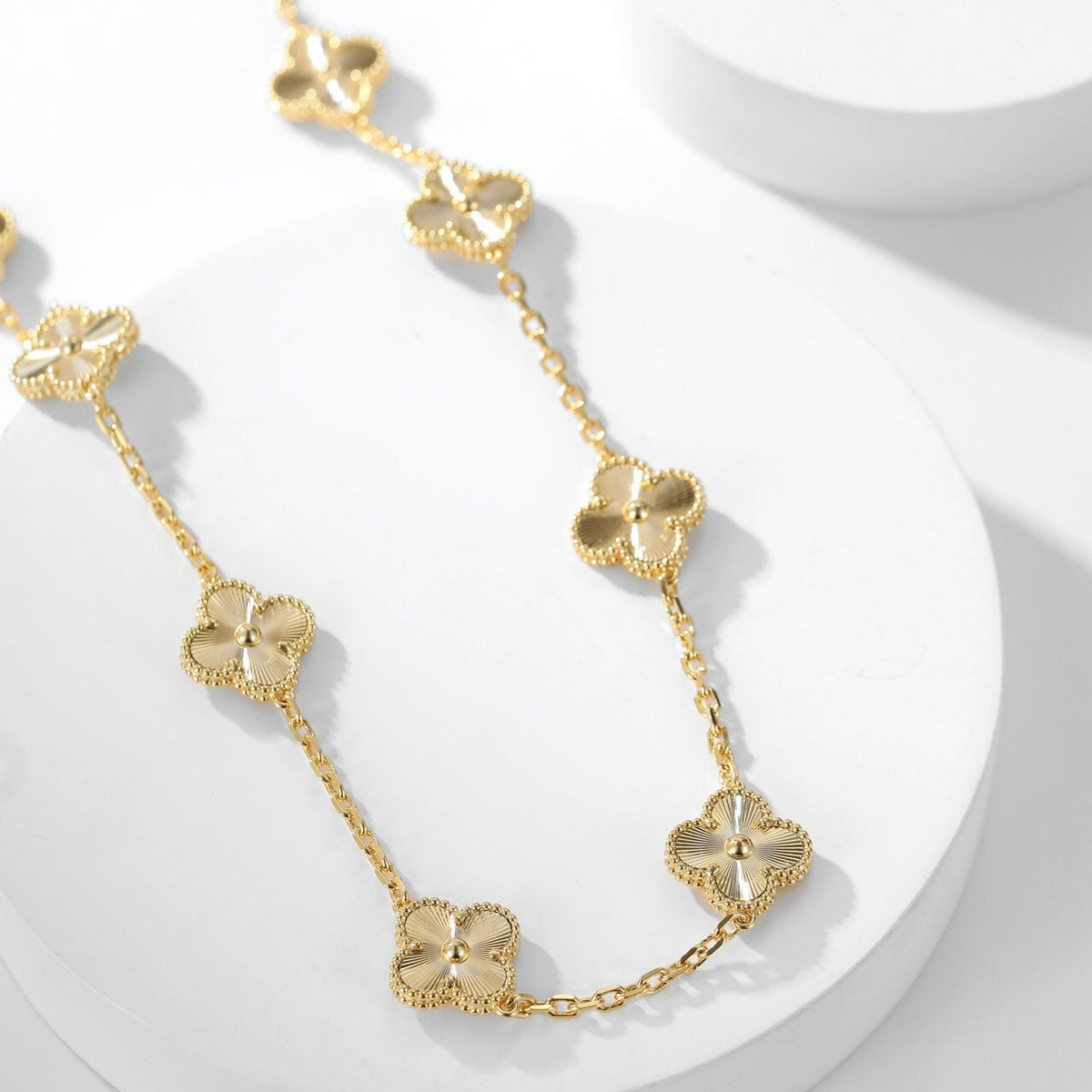 [Limara] CLOVER 10 MOTIFS LASER NECKLACE