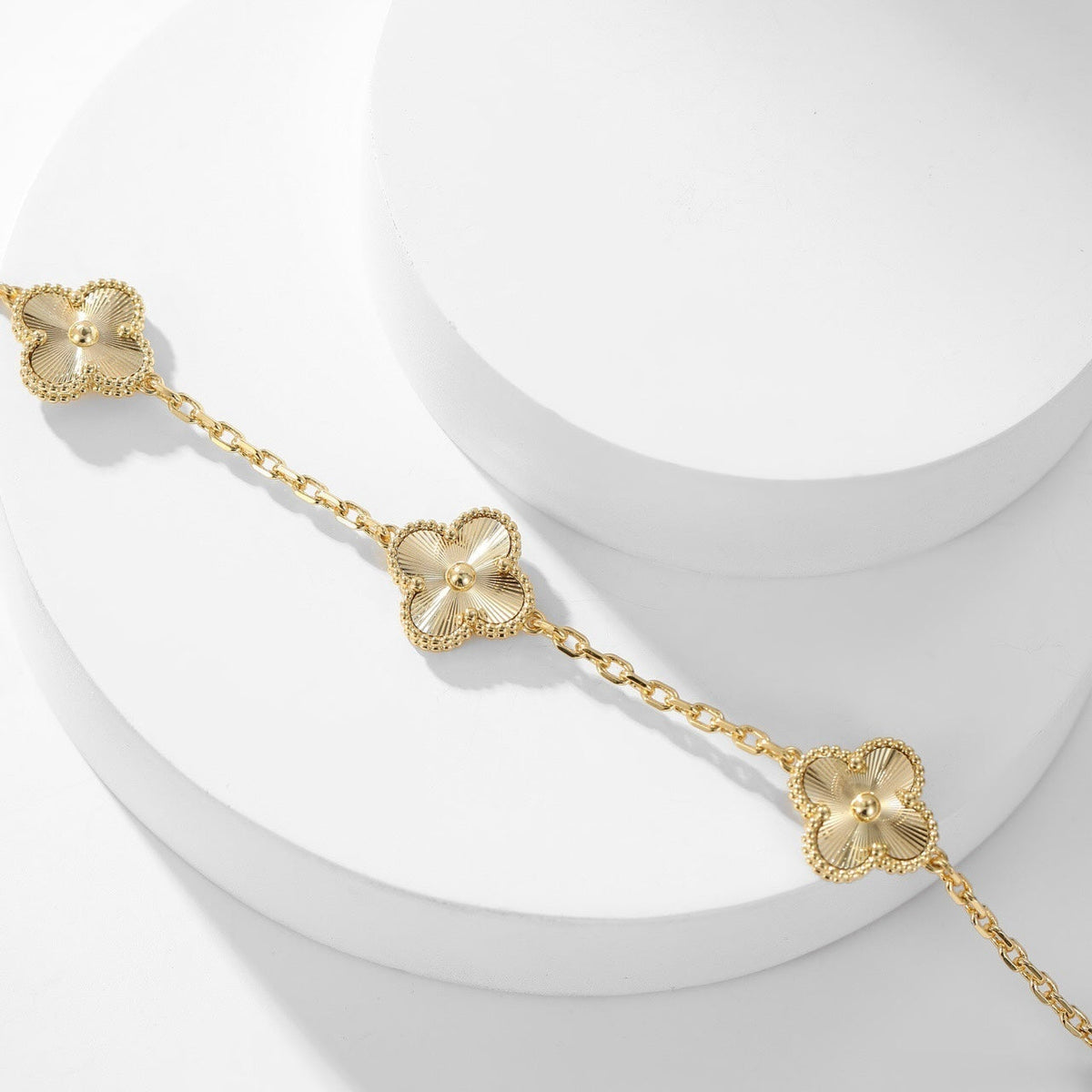 [Limara] CLOVER 10 MOTIFS LASER NECKLACE