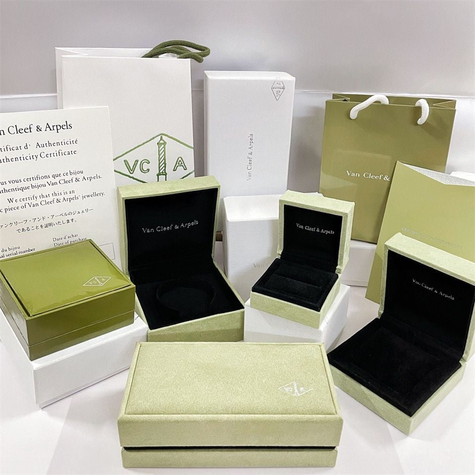 [Limara]CLOVER BRAND JEWELRY BOX