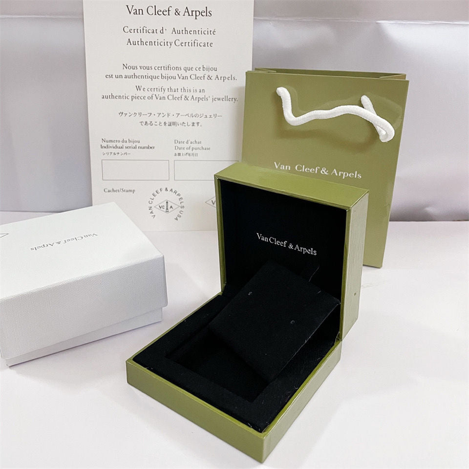 [Limara]CLOVER BRAND JEWELRY BOX