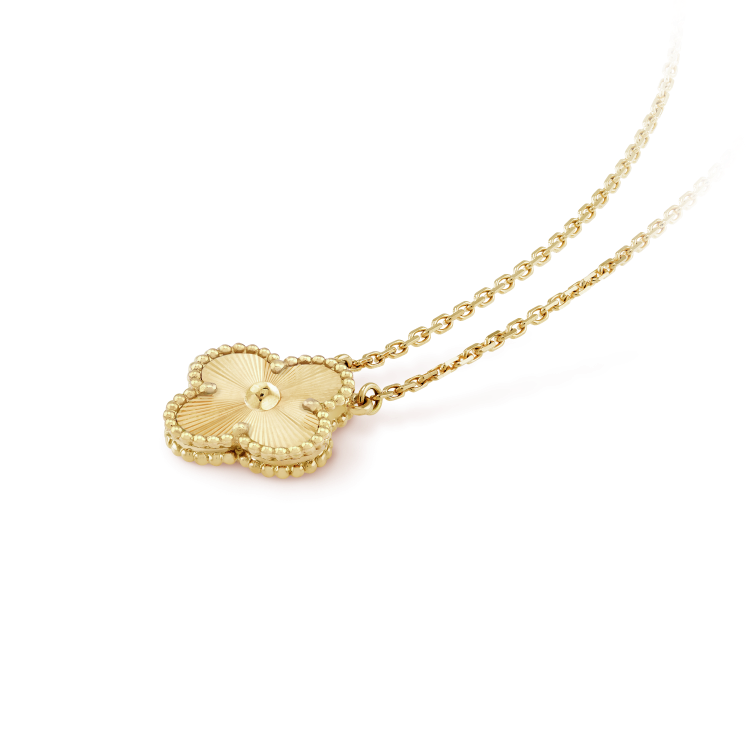 [Limara]CLOVER 15MM LASER NECKLACE