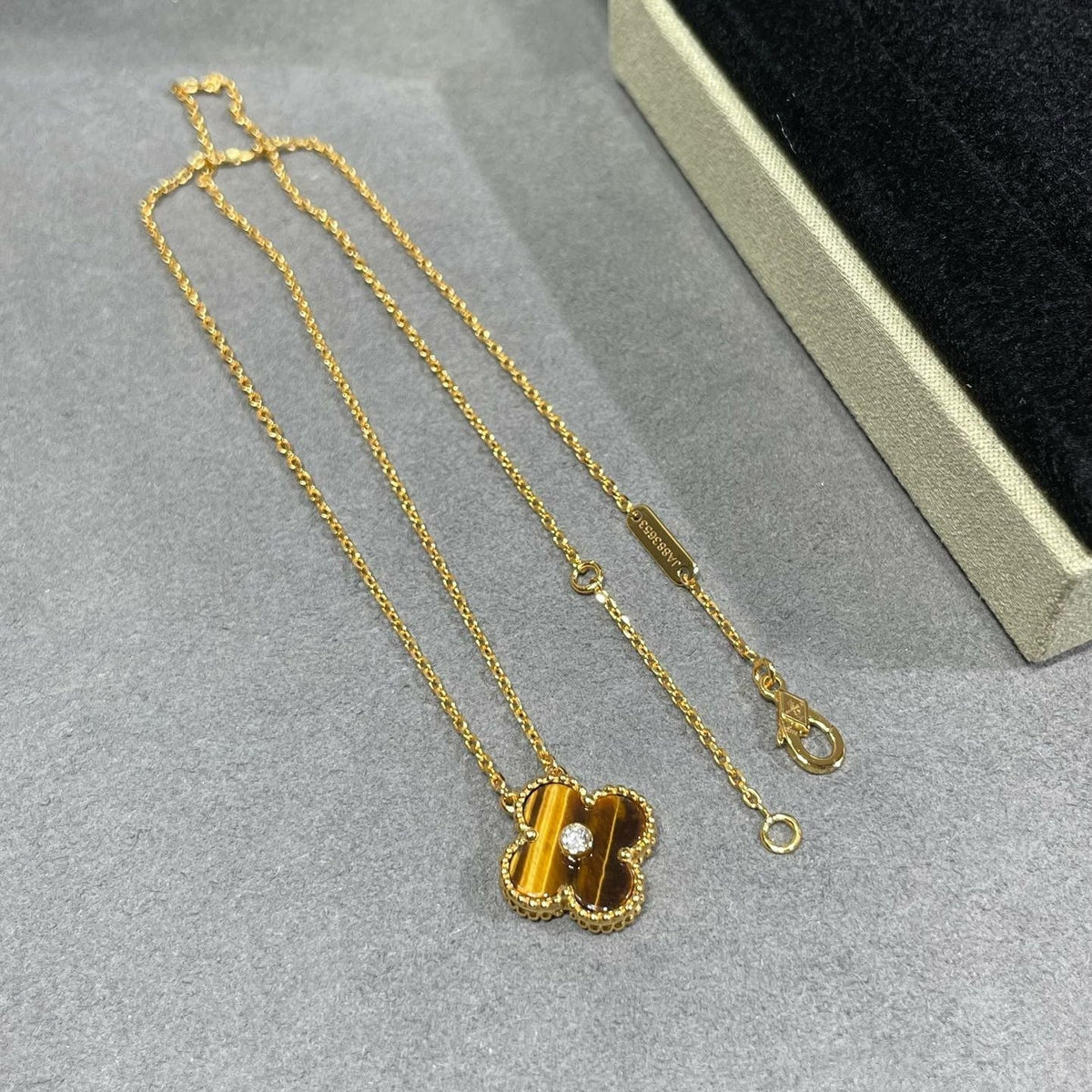 [Limara]CLOVER 15MM DIAMOND AND YELLOW TIGER'S EYE AGATE necklace