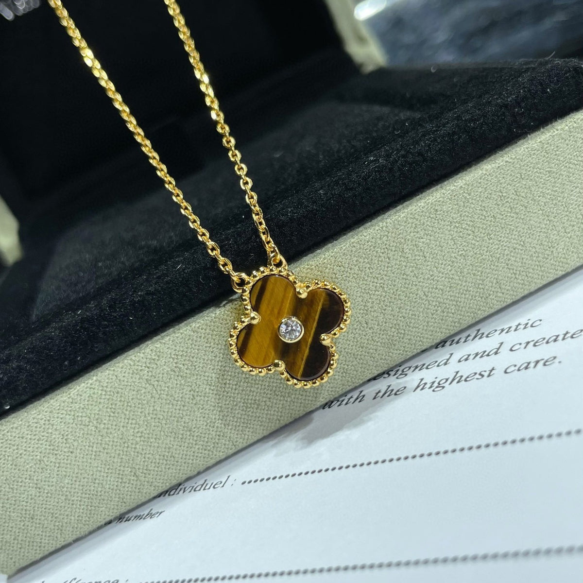 [Limara]CLOVER 15MM DIAMOND AND YELLOW TIGER'S EYE AGATE necklace