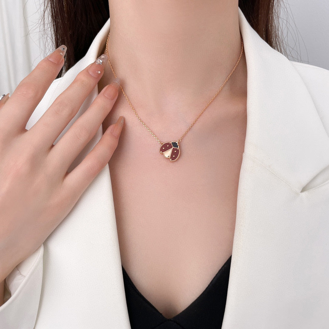 [Limara]LUCKY CARNELIAN LADYBUG CHARM NECKLACE