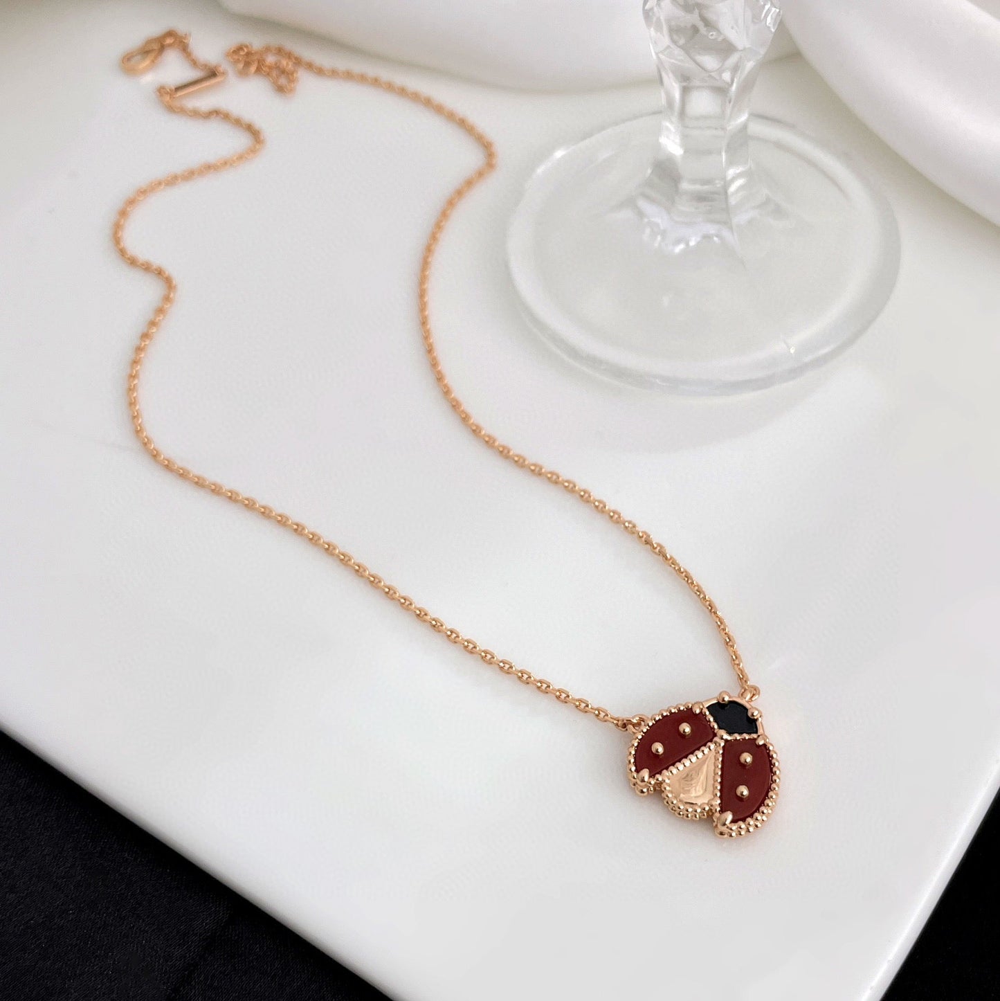 [Limara]LUCKY CARNELIAN LADYBUG CHARM NECKLACE