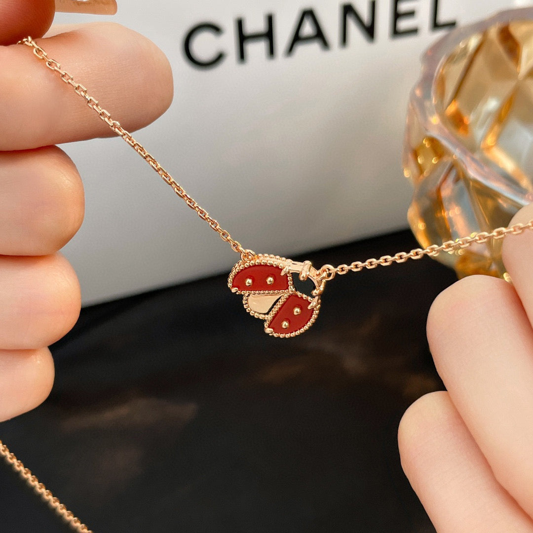 [Limara]LUCKY CARNELIAN LADYBUG CHARM NECKLACE