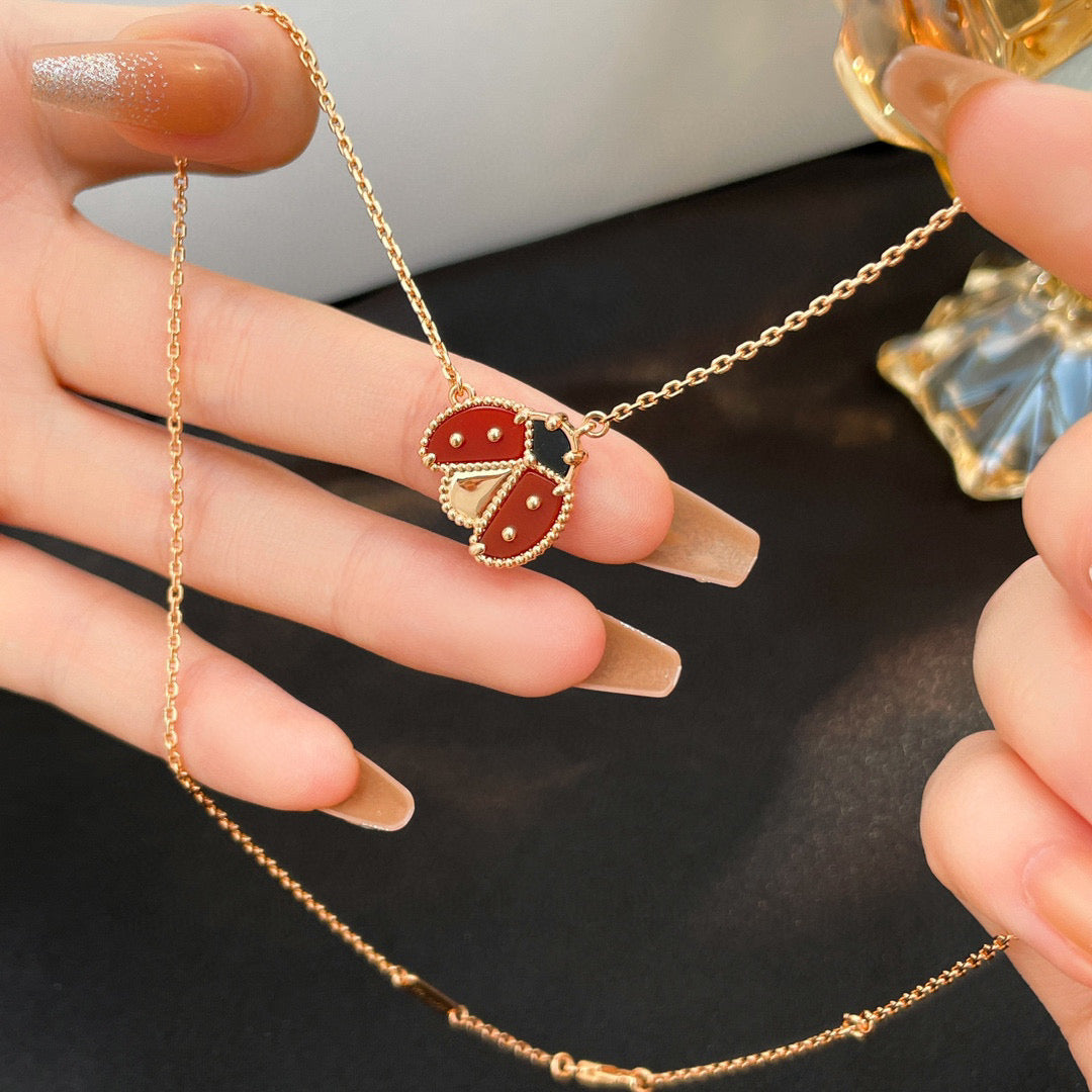 [Limara]LUCKY CARNELIAN LADYBUG CHARM NECKLACE