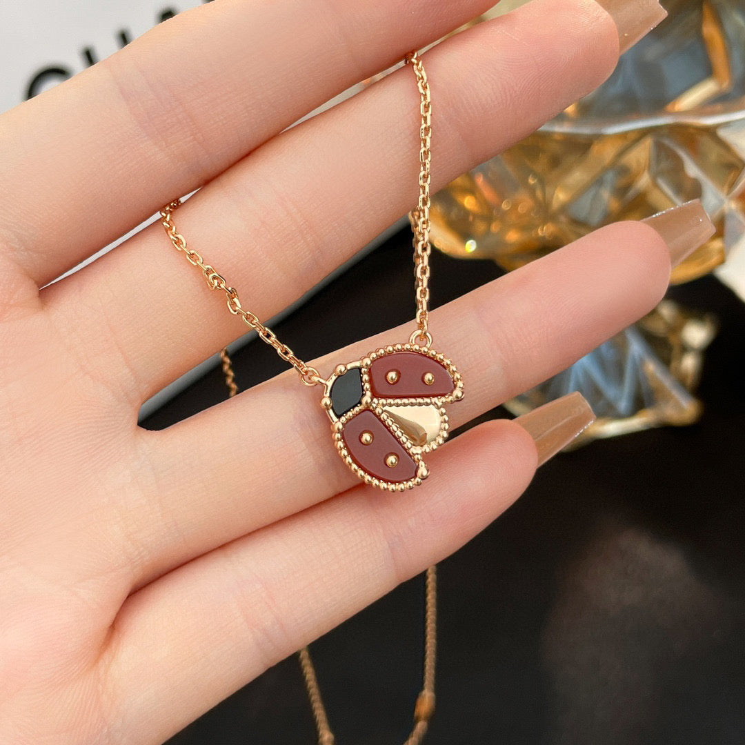 [Limara]LUCKY CARNELIAN LADYBUG CHARM NECKLACE