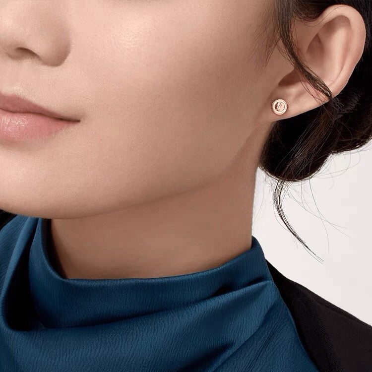 [Limara] LOVE EARRINGS 7.2MM