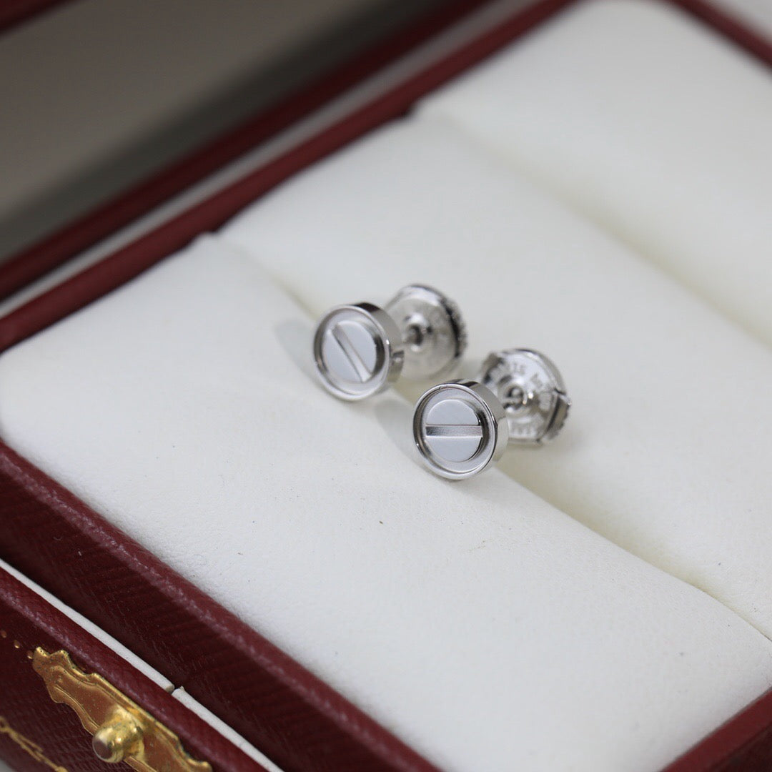 [Limara] LOVE EARRINGS 7.2MM