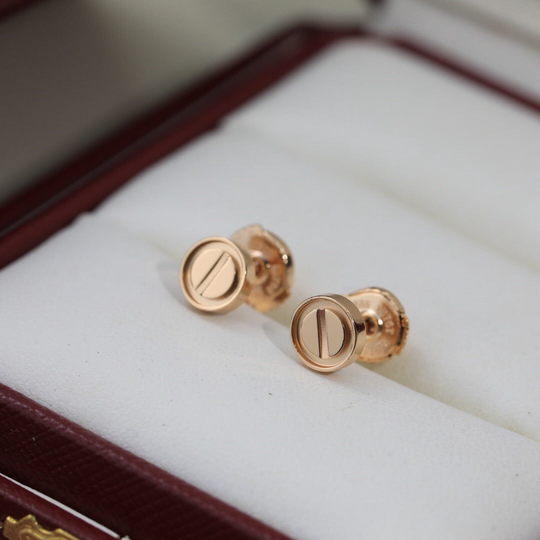 [Limara] LOVE EARRINGS 7.2MM