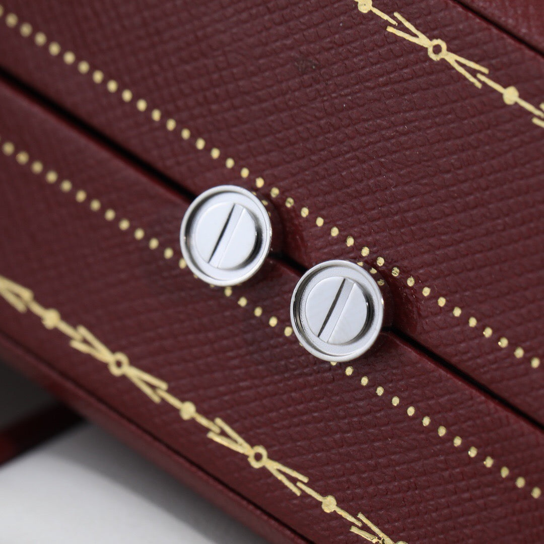 [Limara] LOVE EARRINGS 7.2MM