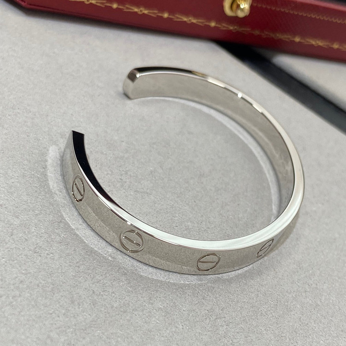 [Limara] LOVE BRACELET 6.1MM 1 DIAMOND OPEN CUFF