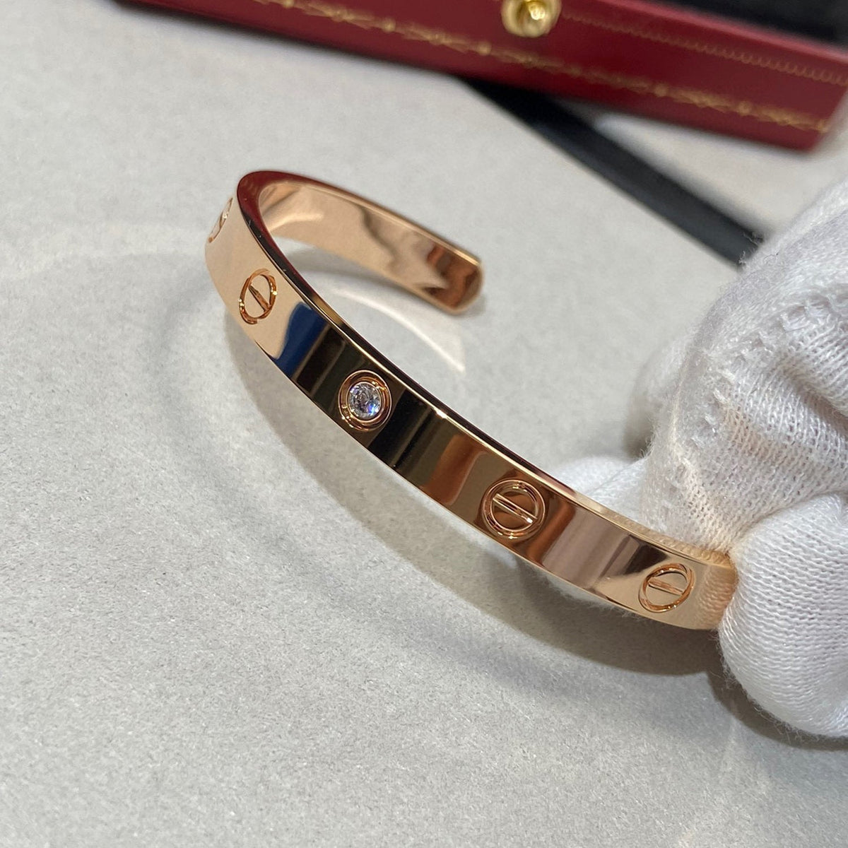 [Limara] LOVE BRACELET 6.1MM 1 DIAMOND OPEN CUFF