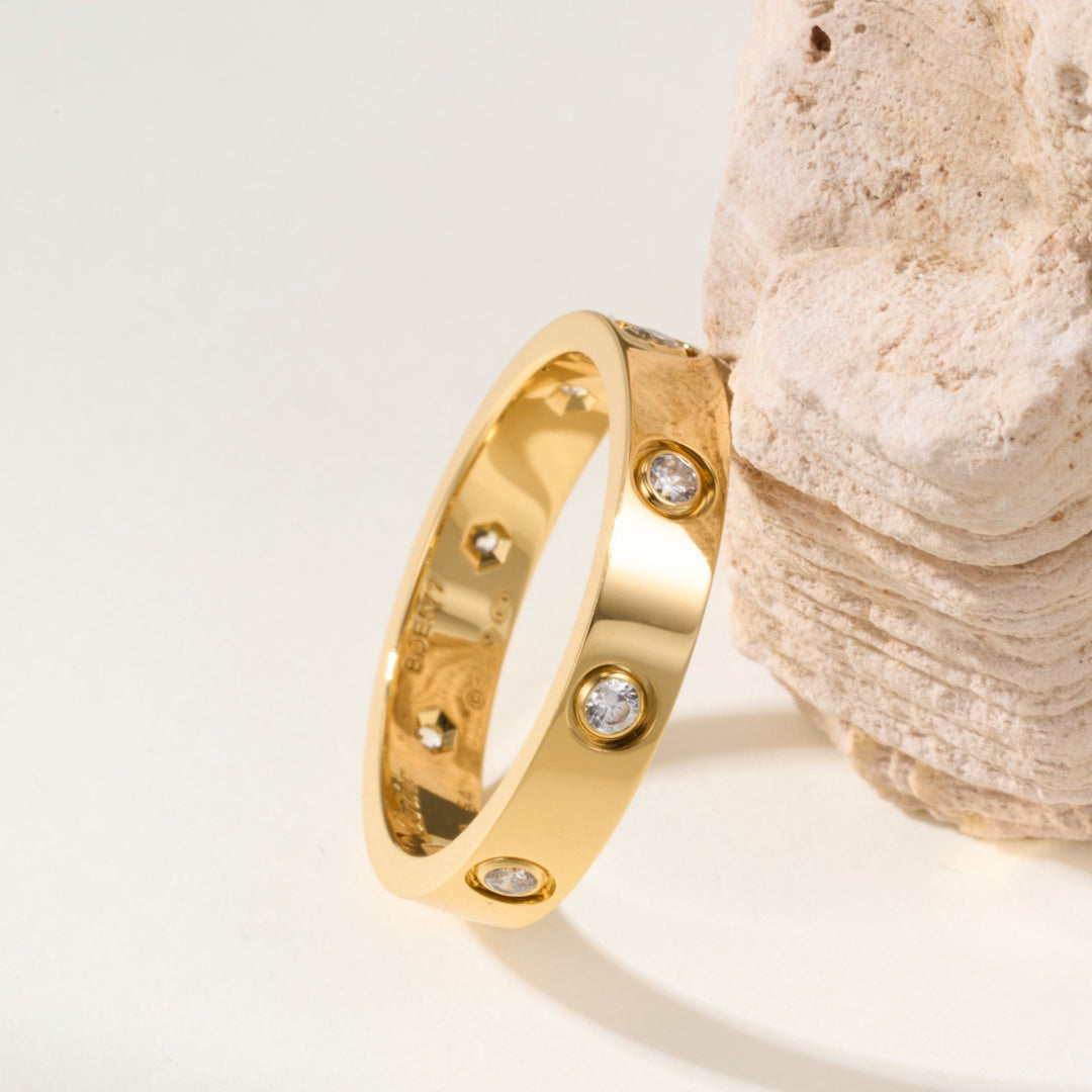 [Limara] LOVE 4MM 8 DIAMOND RING