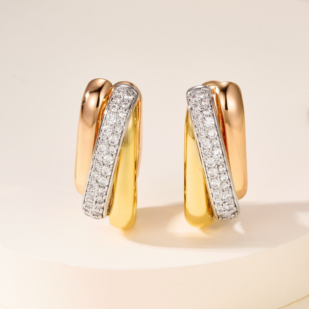 [Limara] TRINITY HALF DIAMOND  CUSHION EARRINGS