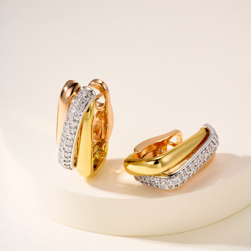 [Limara] TRINITY HALF DIAMOND  CUSHION EARRINGS
