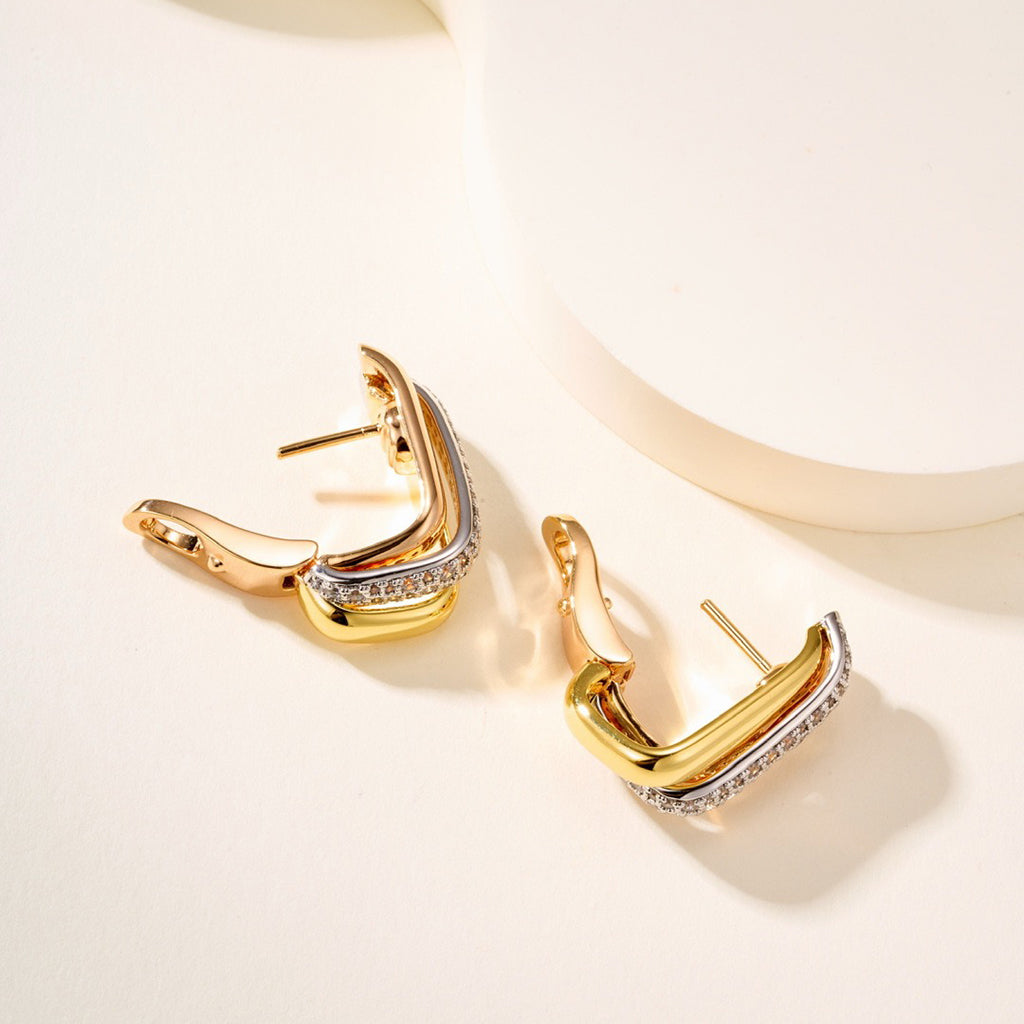 [Limara] TRINITY HALF DIAMOND  CUSHION EARRINGS